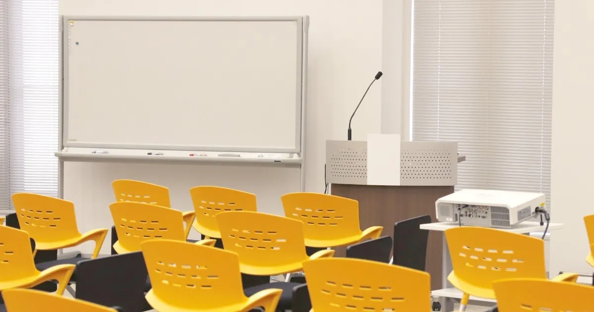 コラム「研修・講演会をアーカイブ化するメリットとは?」の表紙